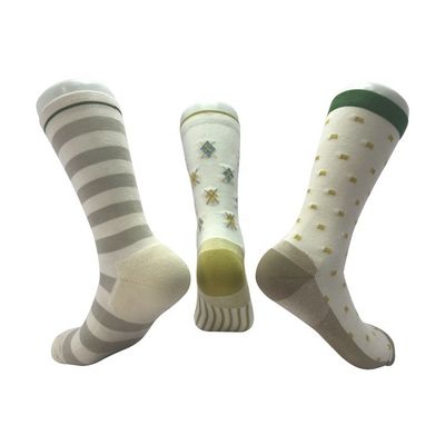 Chaussettes de sport à haute humidité de la cheville pour l'élasticité sous pression et la course durable