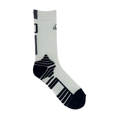 Des chaussettes de yoga de sport en plein air à cheville haute avec un design respirant et des options colorées