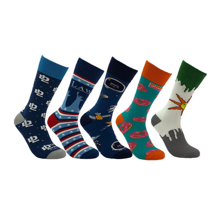 Type de motifs imprimés chaussettes décontractées pour hommes anti-dérrapage emprise de football pour le confort hivernal
