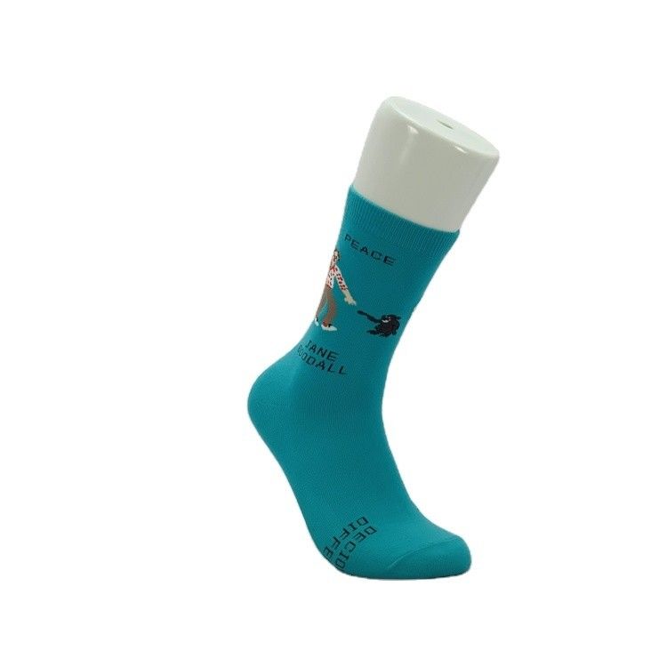 Des chaussettes de sport pour équipage de mode pour femmes en coton sur mesure des chaussettes de style régulier des chaussettes de jour pour les ventes B2B