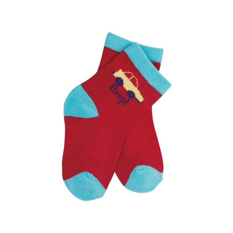 Des chaussettes pour enfants en coton doux et respirant parfaites pour les bébés