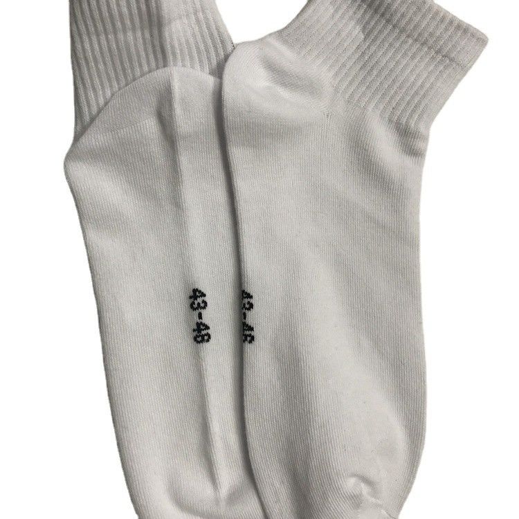 Des chaussettes plates pour hommes et femmes avec logo personnalisé