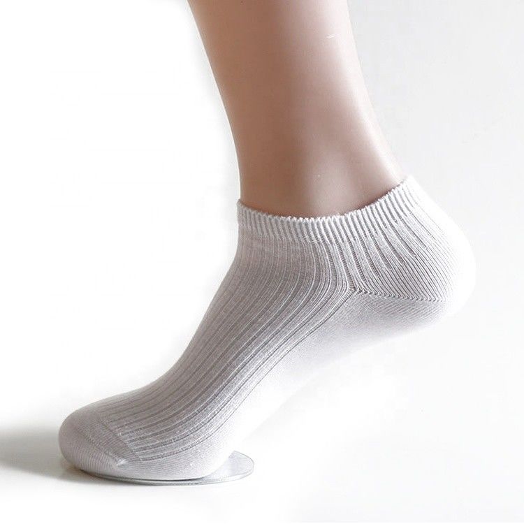 Des chaussettes courtes à basse coupe pour hommes, respirantes et hydratantes.