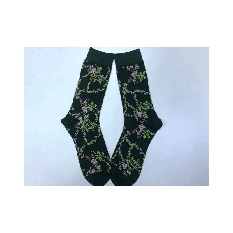 Mettez vos mains sur ces jolies chaussettes en nylon pour hommes