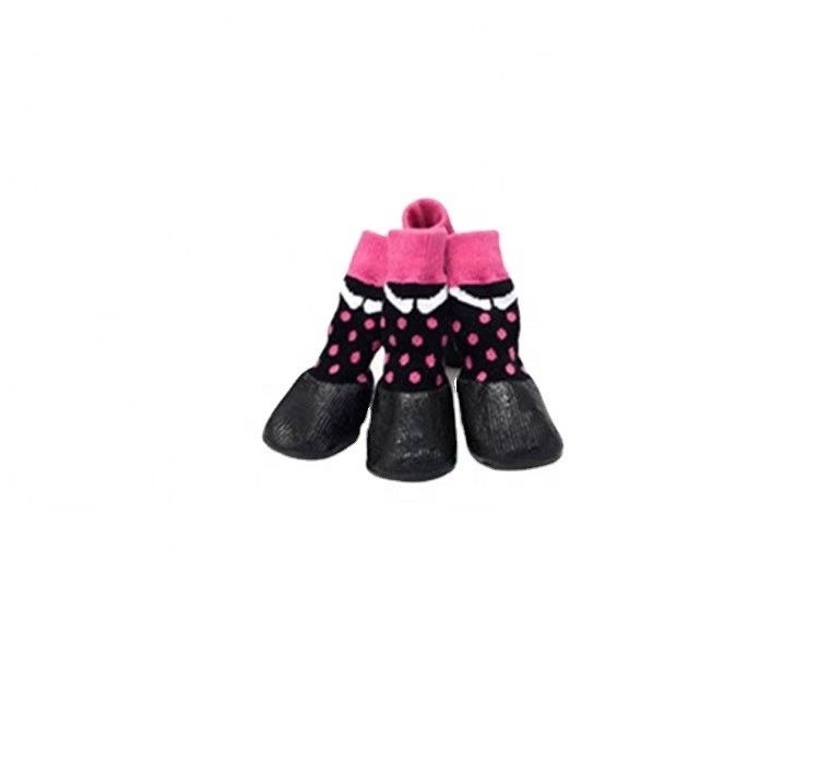 Des chaussettes pour chiots douces et respirantes pour animaux de compagnie