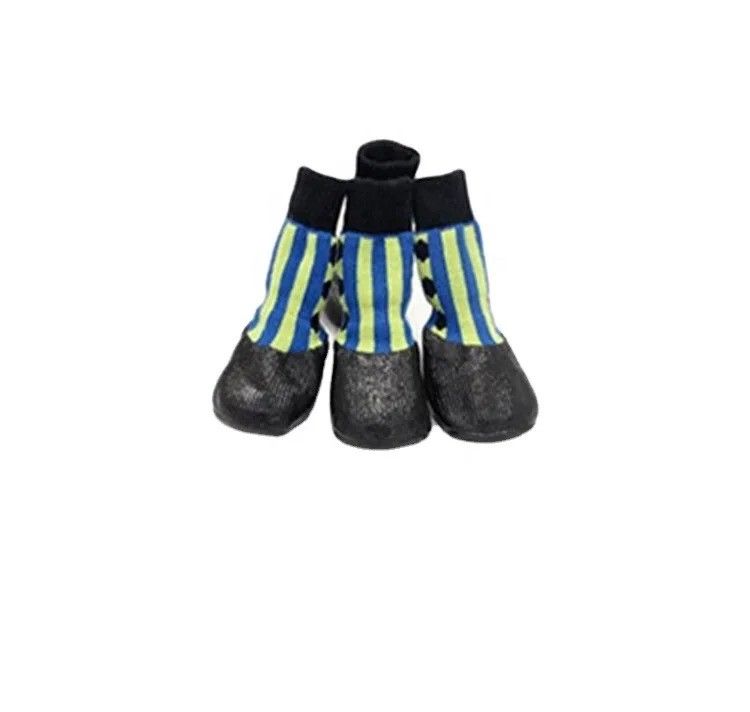 Des chaussures imperméables pour animaux de compagnie Gardez votre sol propre et les pieds de votre animal secs