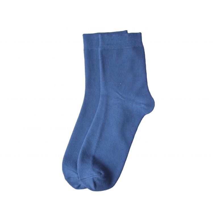 Des chaussettes en bambou tricotées respirantes pour hommes 100% coton