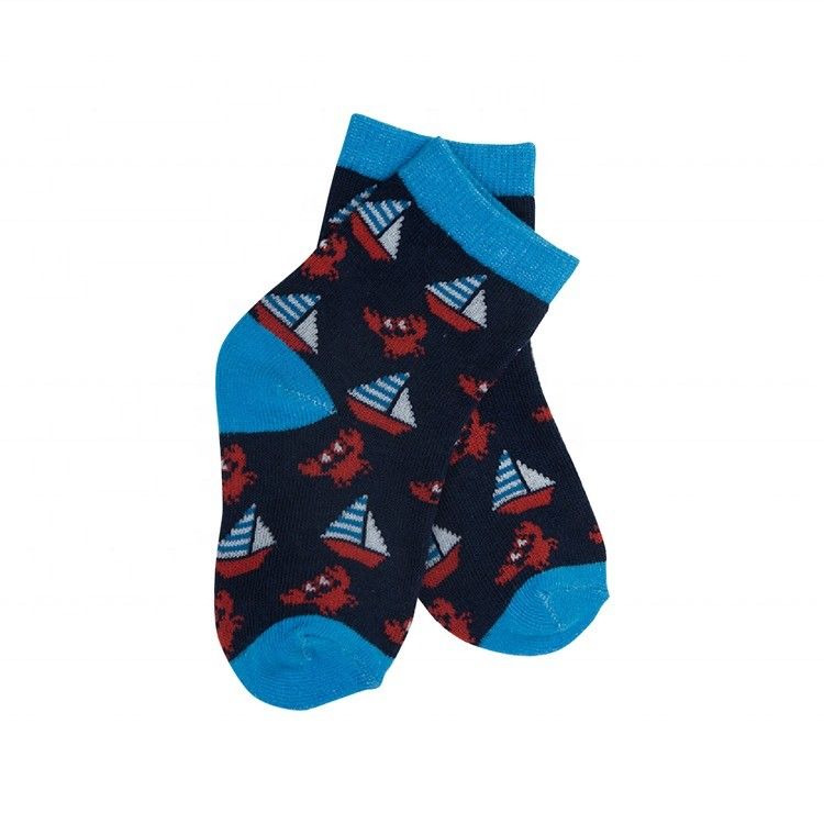 Des chaussettes de classe en coton pour garçons en tissu 70% en coton 28% en polyester 2% en spandex