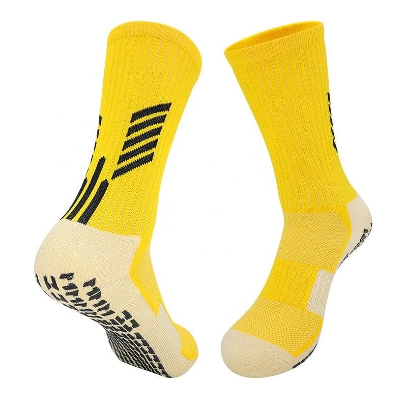 50000 chaussettes de sport pour hommes d'élite avec des performances antidérapantes et d'absorption d'humidité