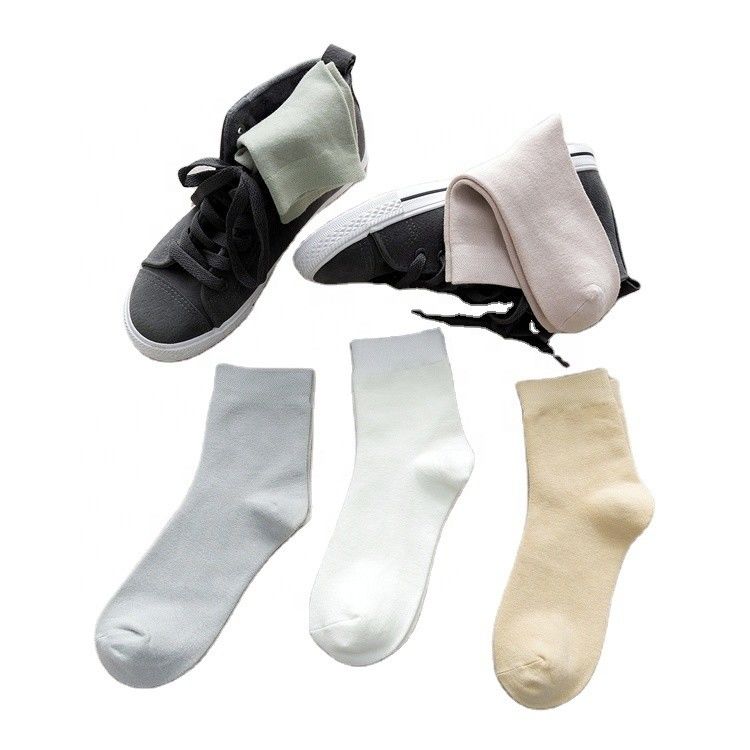 Des chaussettes de beauté à la mode Des chaussettes en fibre de bambou pour des vêtements sur mesure respirants et confortables