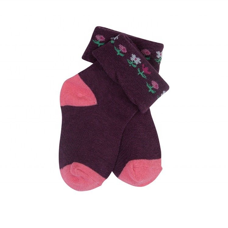 Des chaussettes à sublimation sèche rapide pour enfants en 70% de coton 28% de polyester 2% de tissu spandex