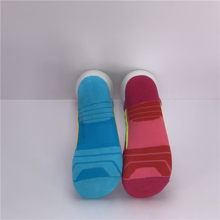 44% coton 35% polyamide 19%polyester 2% spandex Tissu cheville chaussettes de sport pour hommes femmes
