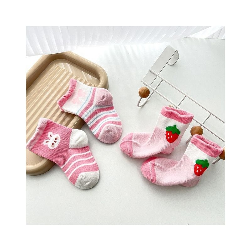 Des chaussettes en tricot rose antidérapantes respirantes printanières mignonnes pour enfants Épaisseur standard
